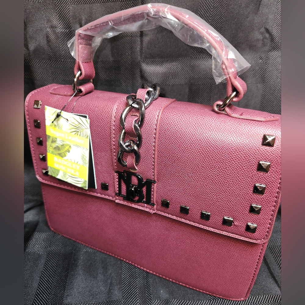 NWT Badgley Mischka Plum Crossbody Gunmetal Chain/Studs & LetterLock Retail $179